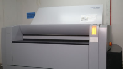 Equipo para fabricar placas de impresión