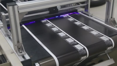 Impresora con inyección de tinta UV